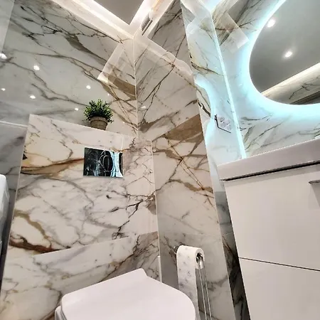 Apartment Paradise Eksclusive Down Town 6 Persons 3 Rooms Lägenhet